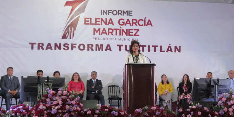 La presidenta municipal de Tultitlán, Elena García Martínez rinde su Primer Informe de gobierno