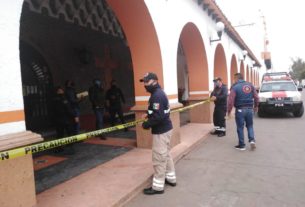 Delimitan el Palacio Municipal de Almoloya de Juárez, para evitar desgracias