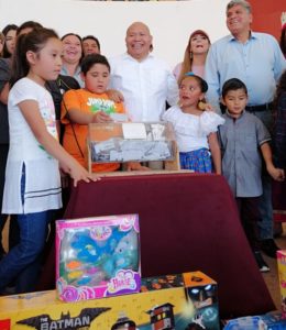 El alcalde de Tlalnepantla, Raciel Pérez Cruz,  festejó a los pequeños por el Día de Reyes 