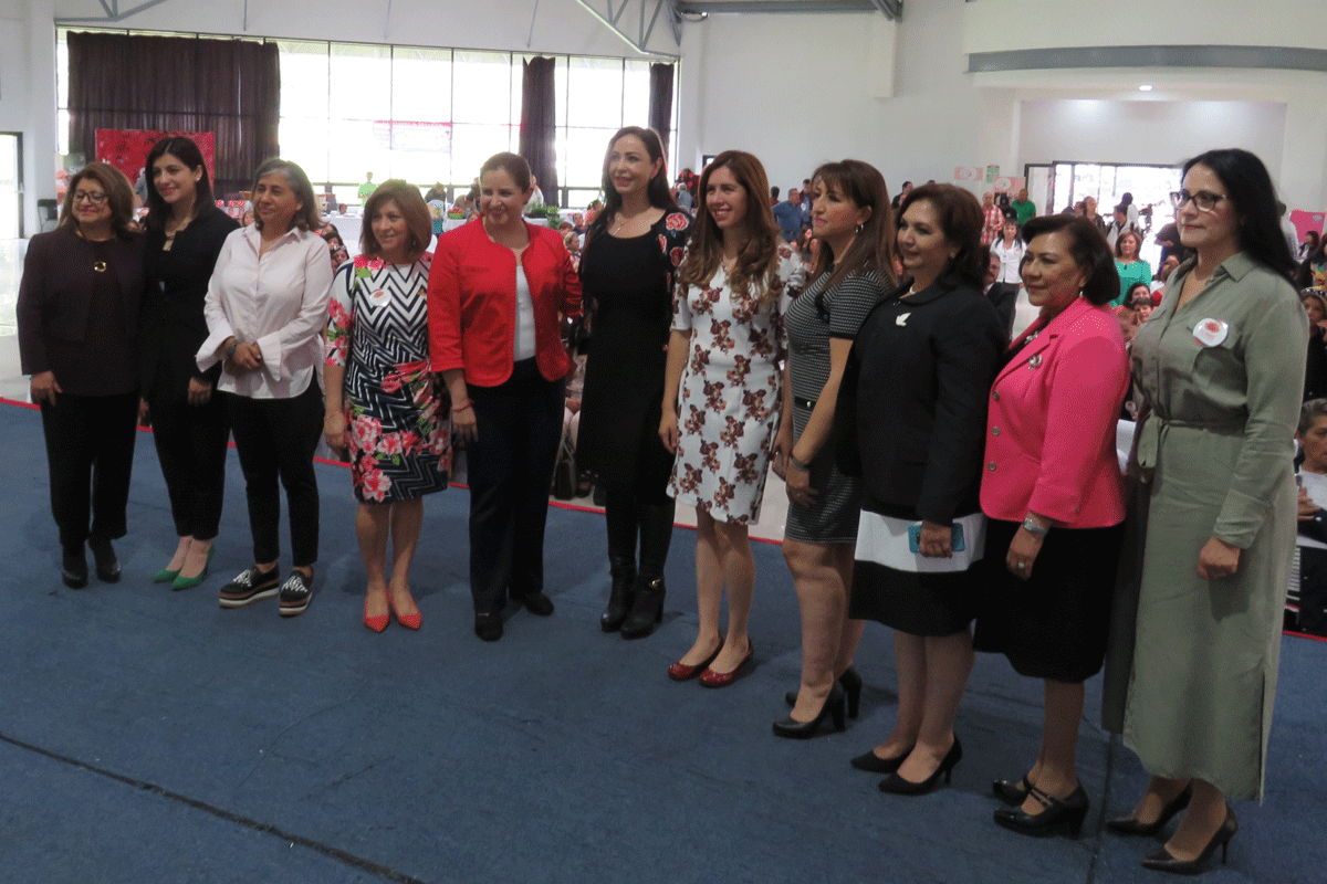 Funcionarias, dirigentes de agrupaciones de mujeres en Congreso de Empoderamiento en Naucalpan