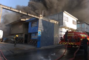 Alerta en varios municipios por el incendio en Coacalco