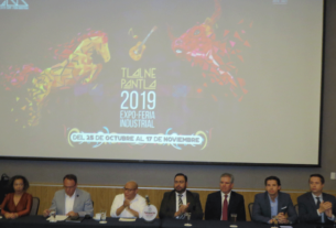 El alcalde Raciel Pérez Cruz y empresarios anuncian la Expo Feria Industrial Tlalnepantla 2019