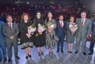 La presidenta del DIF Naucalpan, Lilia Durán Reveles, informó del primer año de labores ante la alcaldesa, Patricia Durán, autoridades federales, estatales y miembros del cabildo