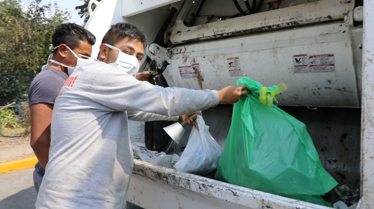 Separan basura para proteger trabajadores de limpia