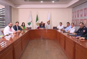 La alcaldesa de Naucalpan Patricia Durán Reveles se reúne a diario con funcionarios de primer nivel para resolver problemas que se presenten por el COVID-19