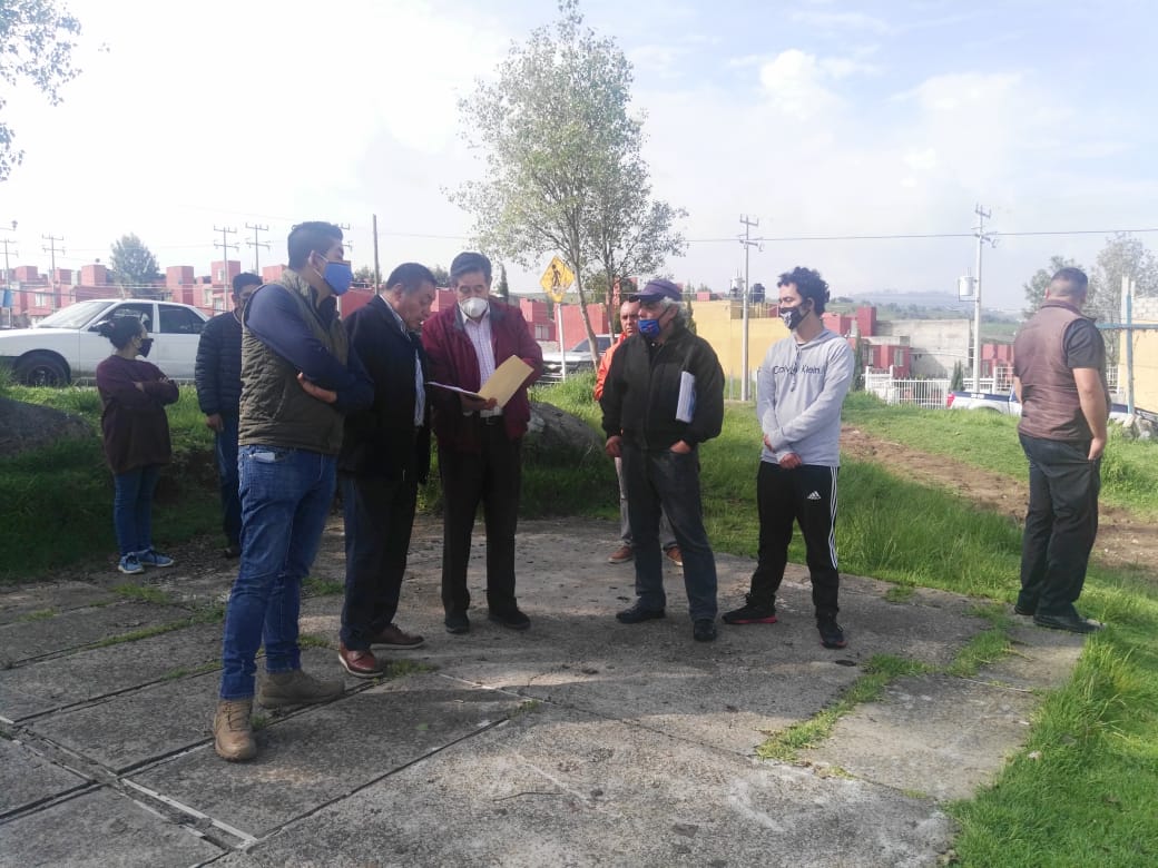 El alcalde de Almoloya de Juárez, Luis Maya Doro, recorre comunidades para anunciar obras y recoger propuestas