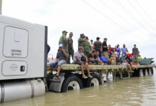 Ejército rescata a personas en Tamaulipas