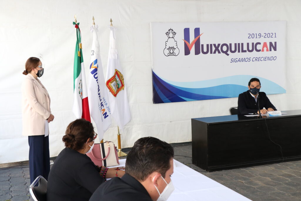 Enrique Vargas, alcalde de Huixquilucan, anunció que entregar´na tablets 
