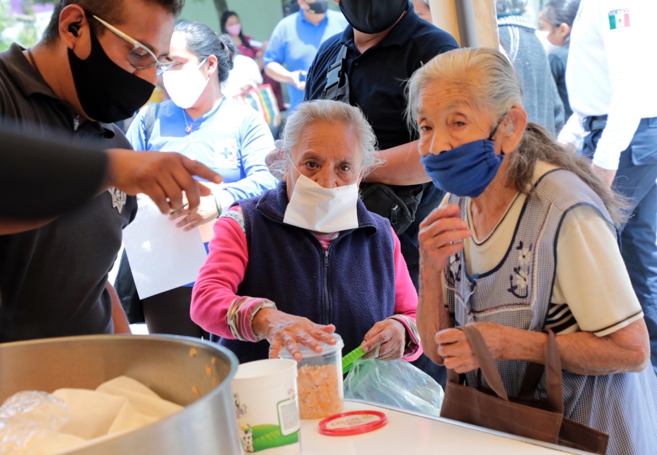 Familias en riesgo, como adultos mayores recibirán comida en Naucalpan