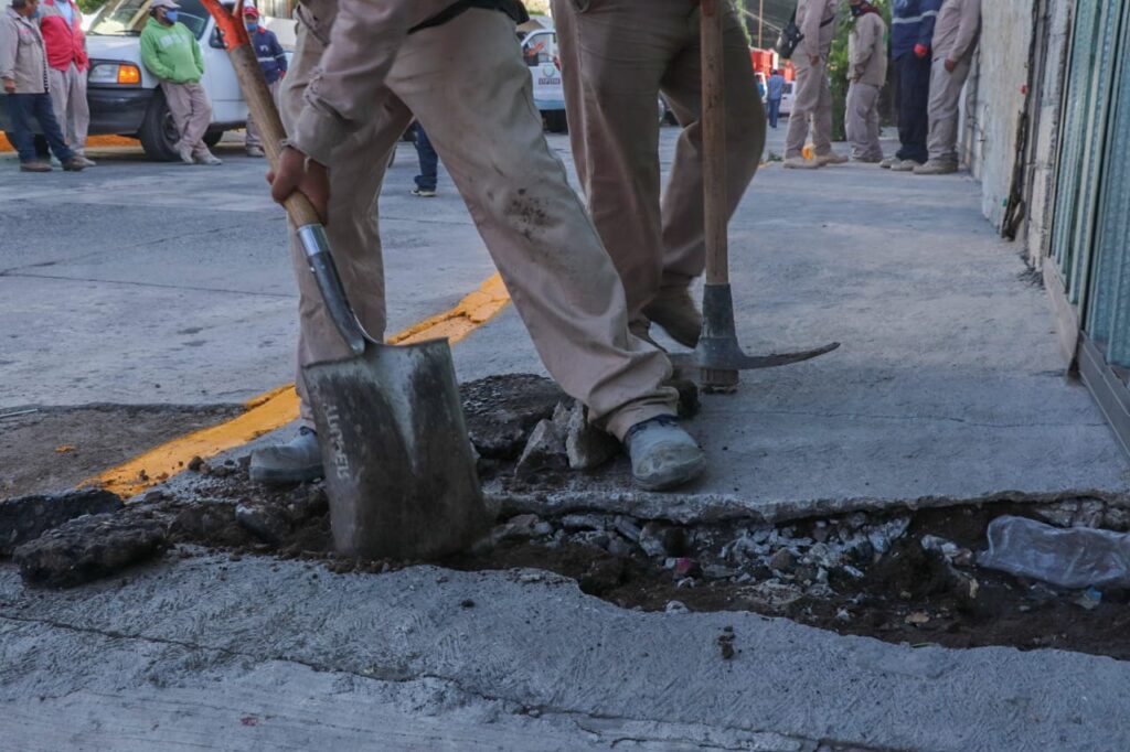 Bacheo, desazolve y reparación de líneas de agua y drenaje en Tlalnepantla