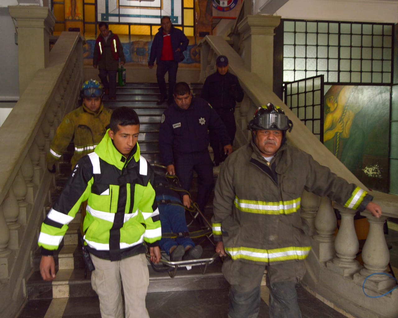 Simulacros para enfrentar grandes riesgos realizan en Tlalnepantla