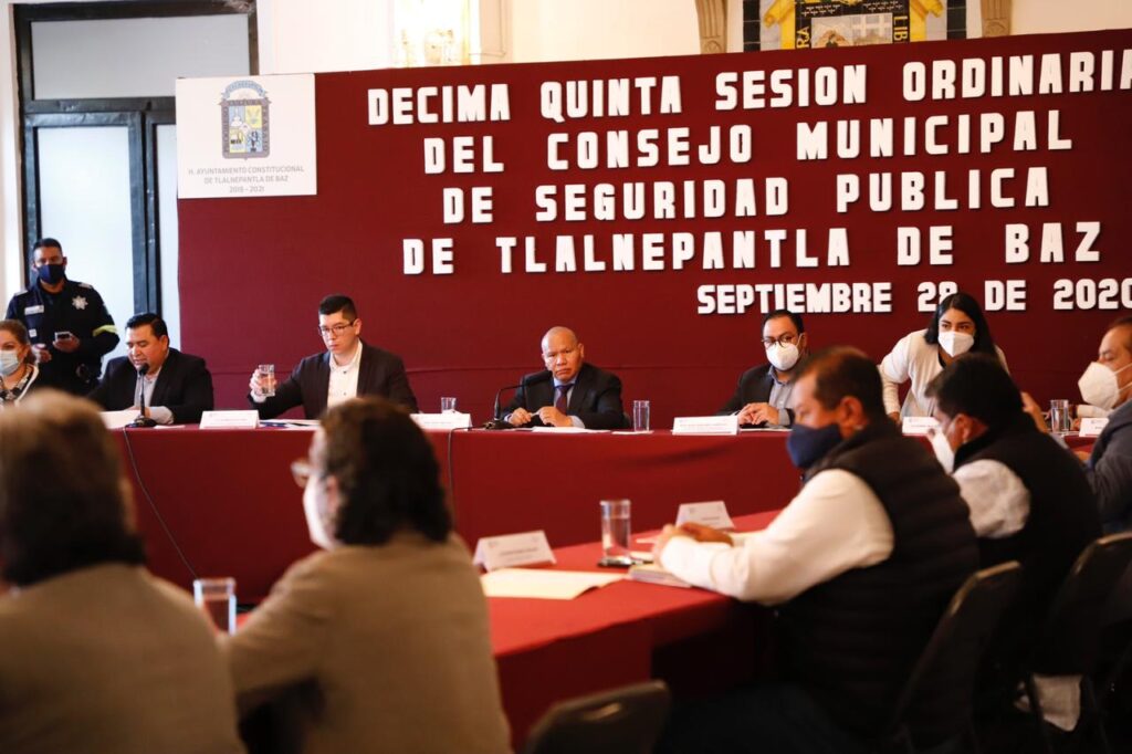 El presidente municipal, Raciel Pérez Cruz, encabeza la sesión del Consejo de Seguridad de Tlalnepantla