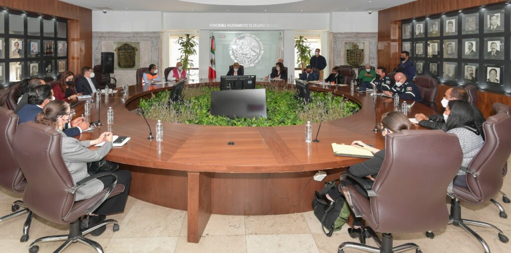 Reunión de funcionarios estatales con municipales de Atizapán, encabezados por Ruth Olvera Nieto