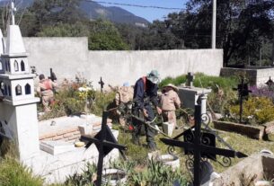 Panteones de Huixquilucan listos para recibir a familiares de difundos