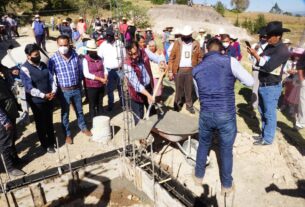 Llevan bienestar a familias de Almoloya de Juárez al construir recámaras