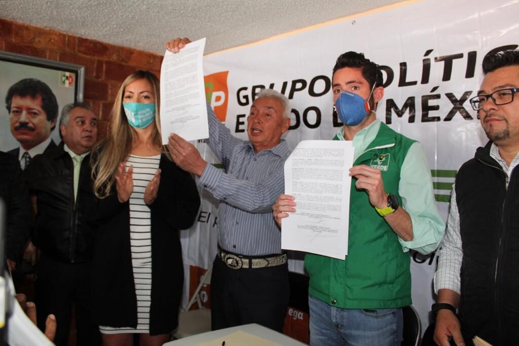 Acuerdo firmado por osé Alberto Couttolenc Buentello y Cuauhtémoc García Ortega, presidente de Grupo Político Estado de México (GPEM) y Frente Democrático Mexiquense (FDM)