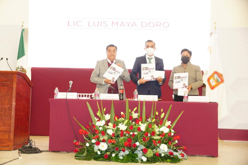 Entrega del Segundo Informe de Gobierno al Cabildo y al representante del Gobierno del Estado de México, José Luis Robles Velázquez