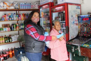 Casa por casa entregan cubrebocas en Huixquilucan