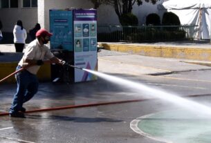 Desinfectan hospitales, calles y oficinas de gobierno en Atizapán