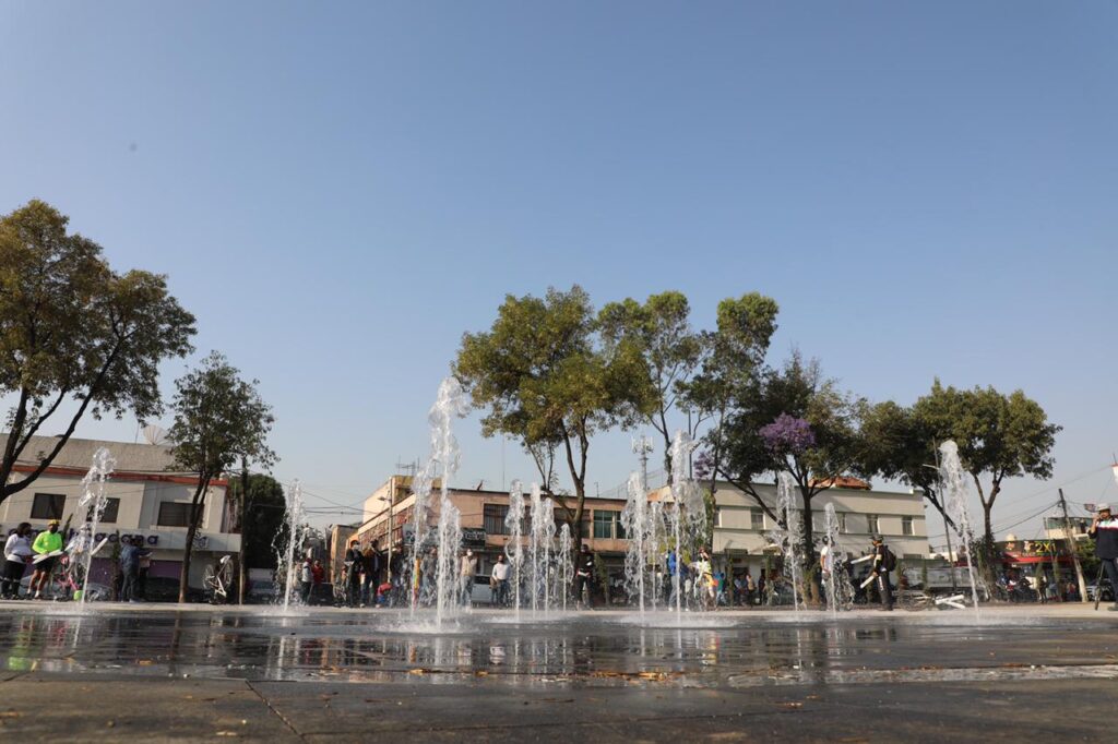 Después de 17 años, renuevan el Parque Revolución, para llamarlo Plaza Revolución en Naucalpan