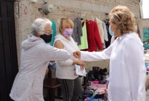 Ruth Olvera visita negocios y puestos ambulantes en busca del voto en Atizapán de Zaragoza