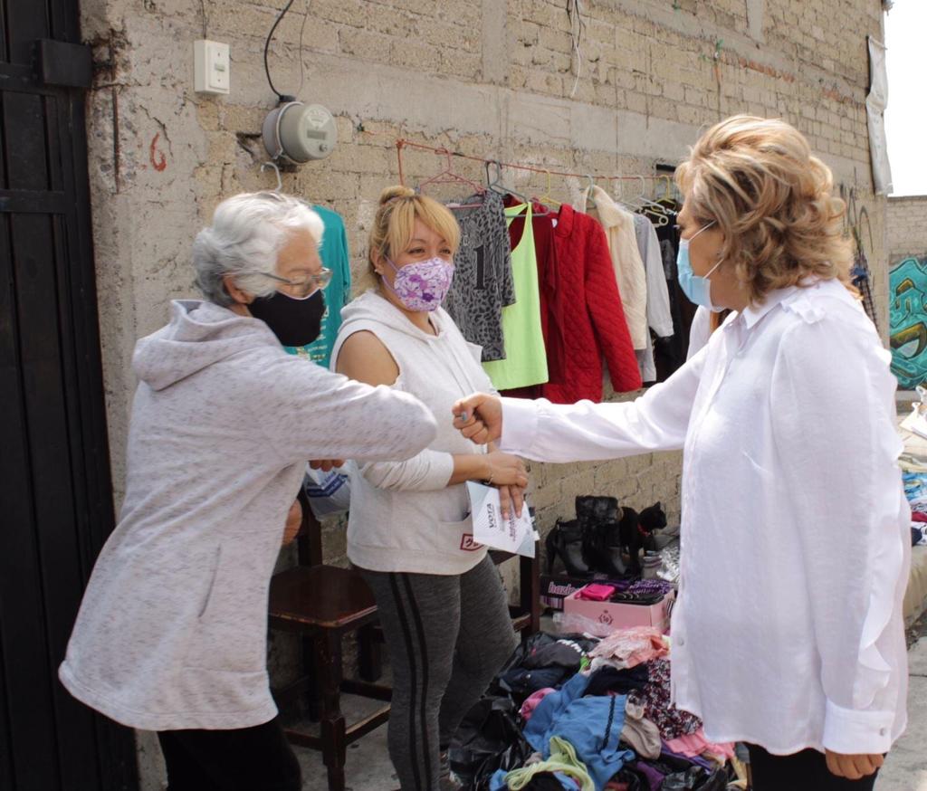 Ruth Olvera visita negocios y puestos ambulantes en busca del voto en Atizapán de Zaragoza