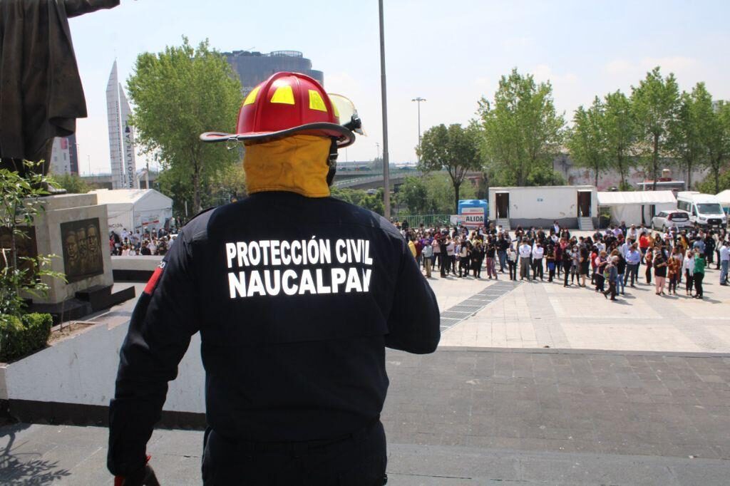 En Naucalpan reunieron en la explanada a los trabajadores del Palacio Municipal y edificio anexo