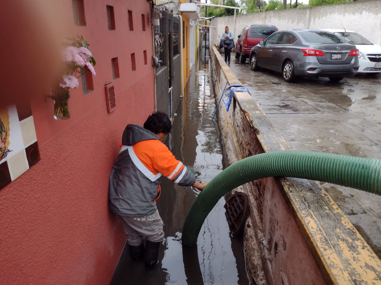 OPDM desalojó agua en El Rosario y avenida Toltecas