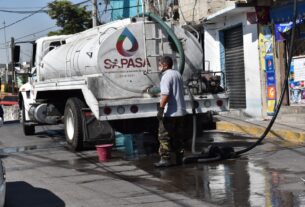 Suple SAPASA la falta de suministro de agua en colonias afectadas