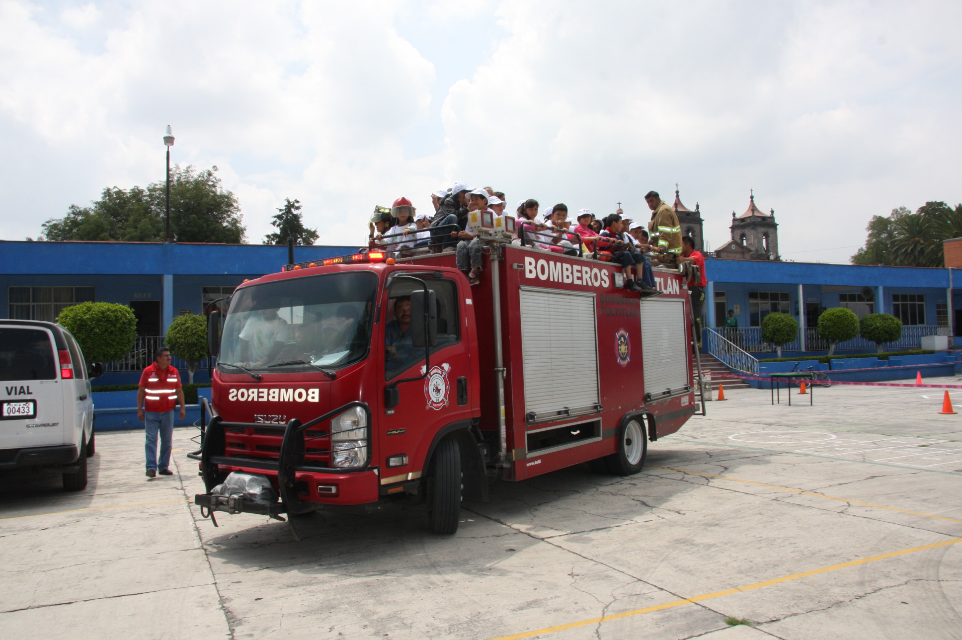 Exhorto a equipar bomberos del Estado de México