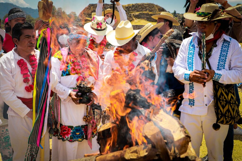 Con ceremonias ancestrales, de nahuas y otomíes, terminó Quinto Sol