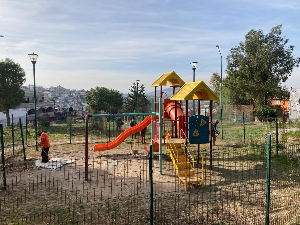 Acondicionan y dan mantenimiento a sitios para niños de Atizapán de Zaragoza