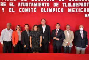 Medallistas olímpicos y el alcalde de Tlalnepantla, Marco Antonio Rodríguez Hurtado