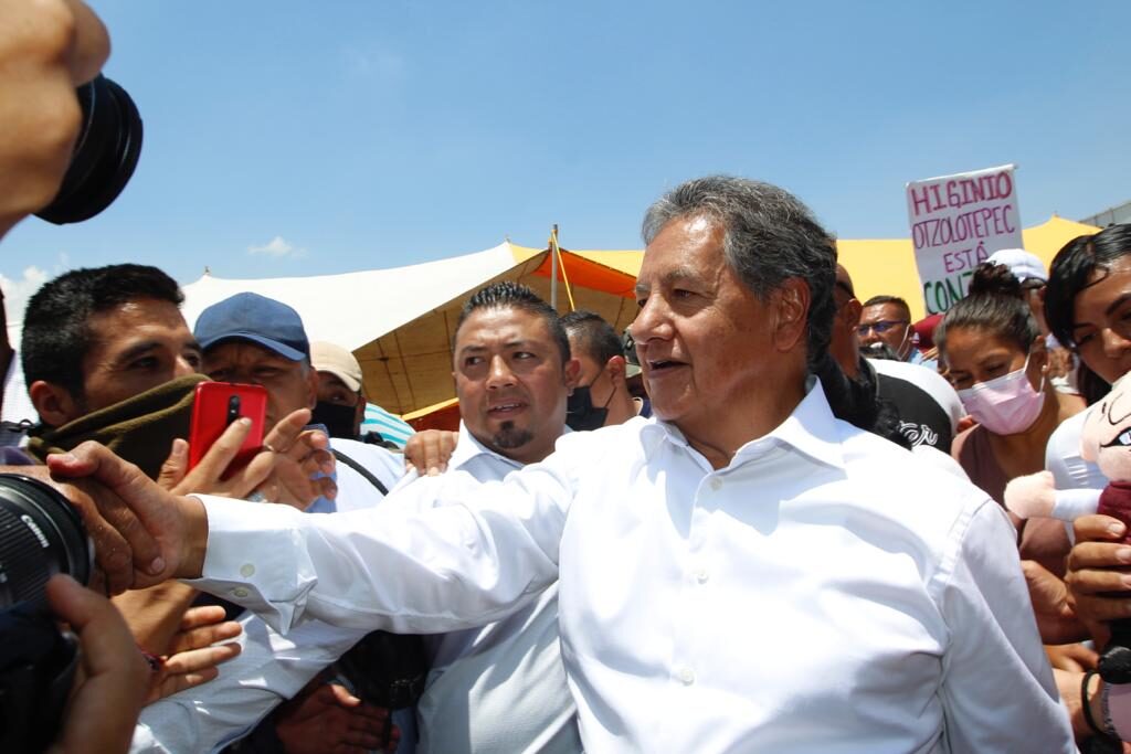Higinio Martínez en mitin en Texcoco
