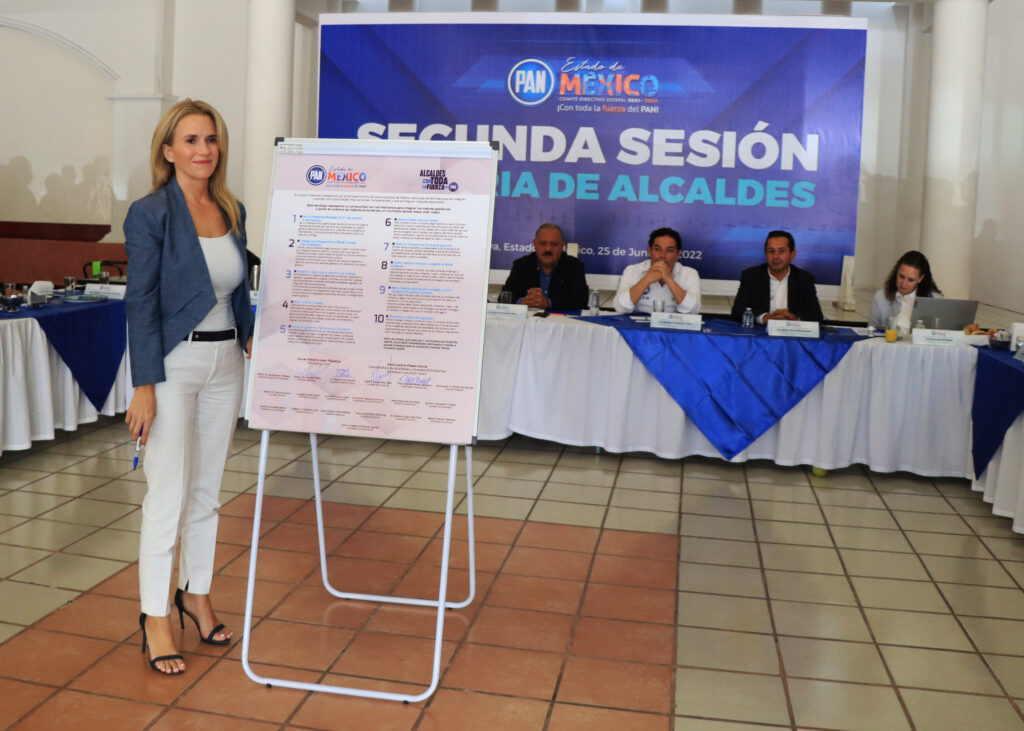 Romina Contreras expone  el gobierno exitoso en Huixquilucan