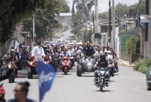 Enrique Vargas en rodada de motociclistas de Tezoyuca