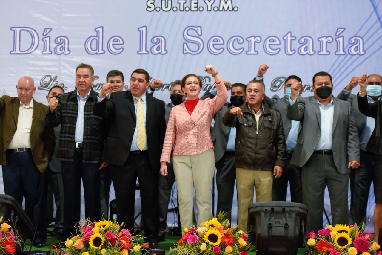 Festejan a secretarias en Naucalpan, Angélica Moya y SUTEYM