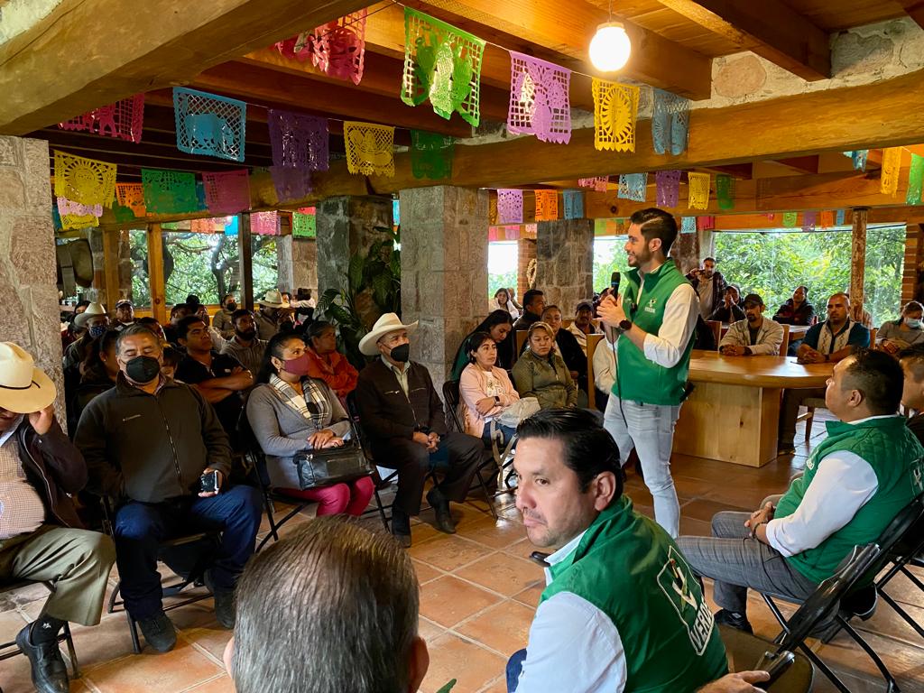 En el sur del Estado de México, José Couttolenc suma líderes