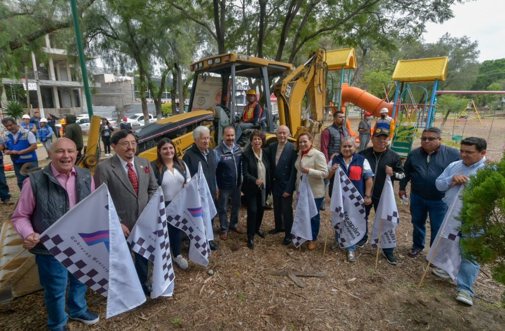 Con la maquinaria, el alcalde Pedro Rodríguez y dirigentes de colonos abanderan obras en Paseo de Los Jinetes