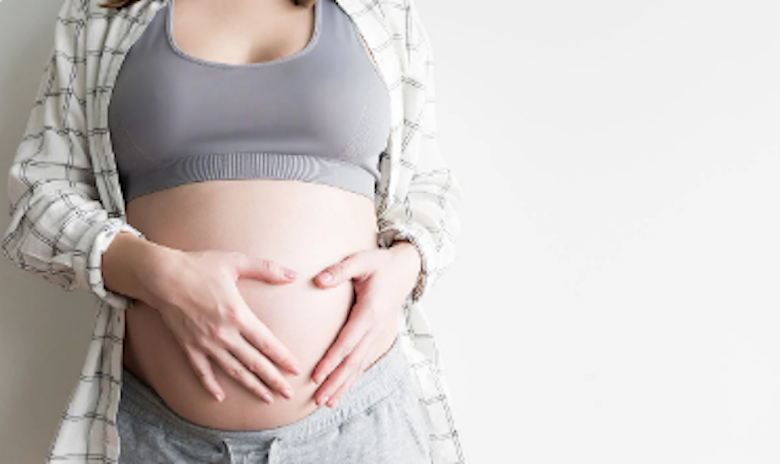 Mujeres posponen su maternidad en forma riesgosa Plan M
