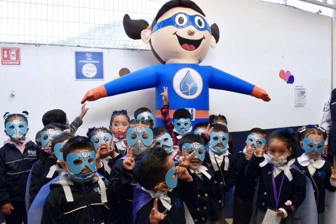 Niños super héroes en defensa del agua en Huixquilucan