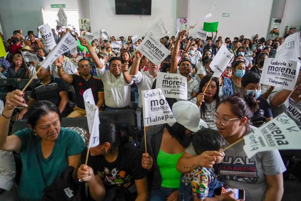 Más de 800 asistentes a la toma de protesta de delegados de Morena