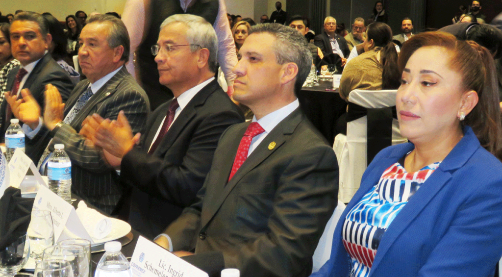 Tony Rodríguez, alcalde de Tlalnepantla, y diputados David Parra e Ingrid Schemelensky, entre otros invitados