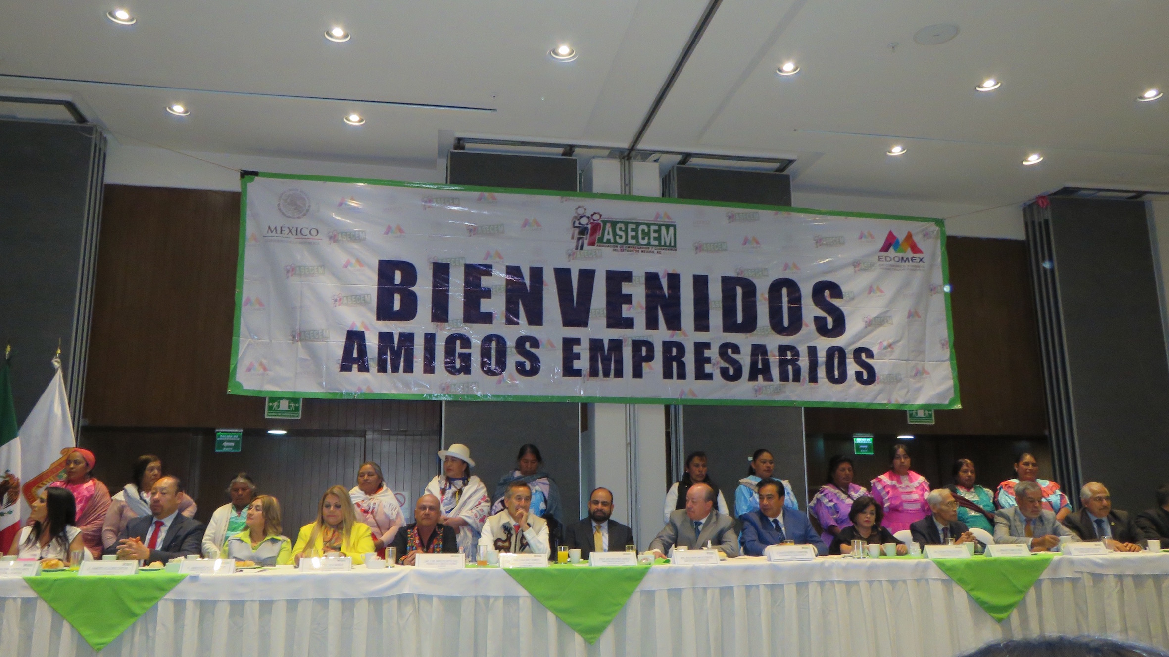 Artesanos de Villa de Allende en la reunión de ASECEM en Tlalnepantla
