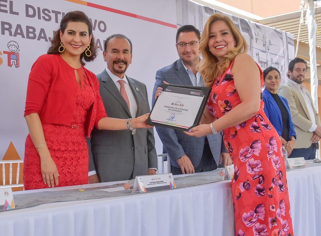 Patricia Arévalo, presidenta de DIF Atizapán de Zaragoza, recibe Distintivo Estado de México Sin Trabajo Infantil 