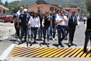 Carretera renovada en Huixquilican por gobierno de Romina Contreras