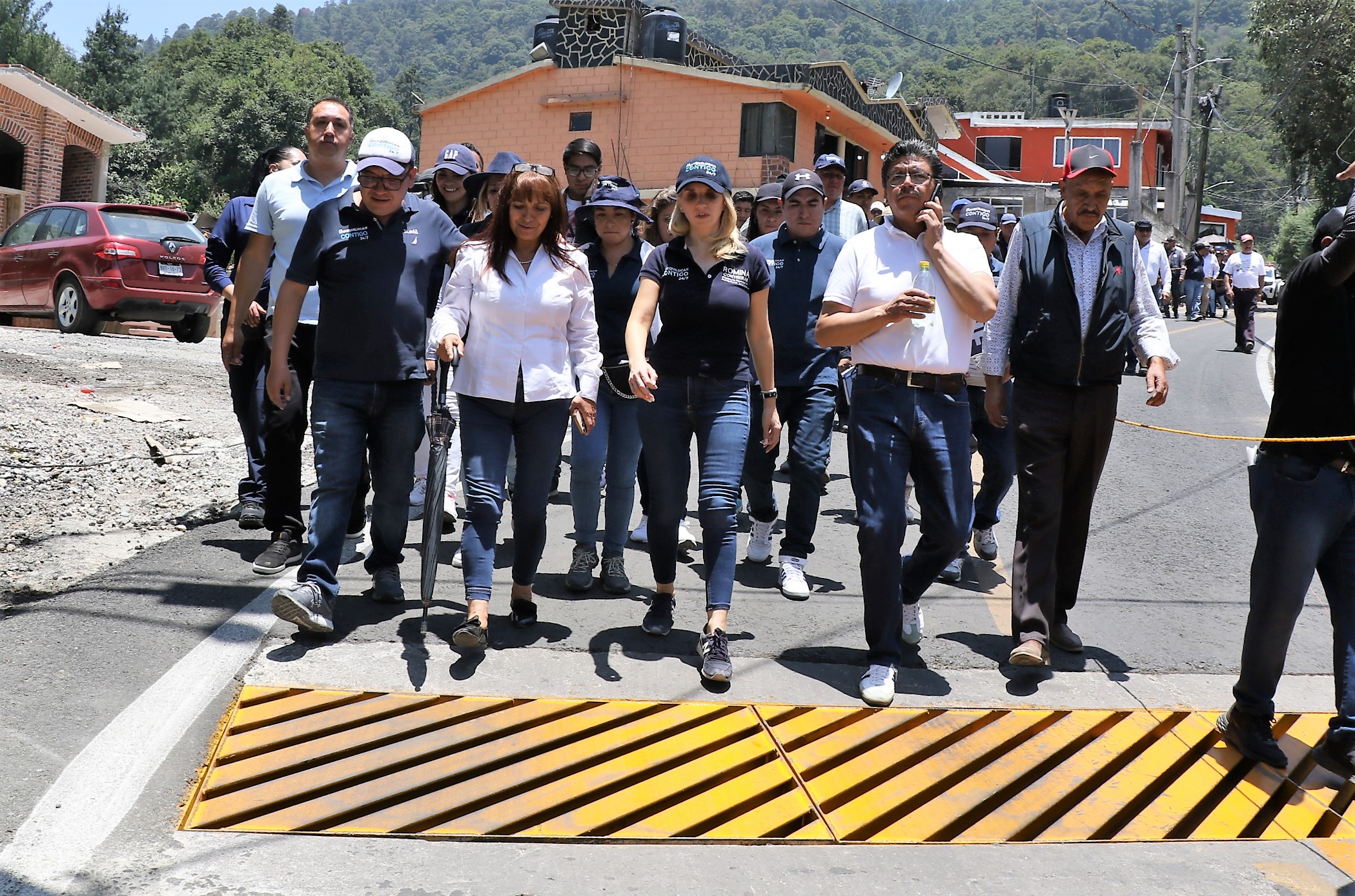 Carretera renovada en Huixquilican por gobierno de Romina Contreras