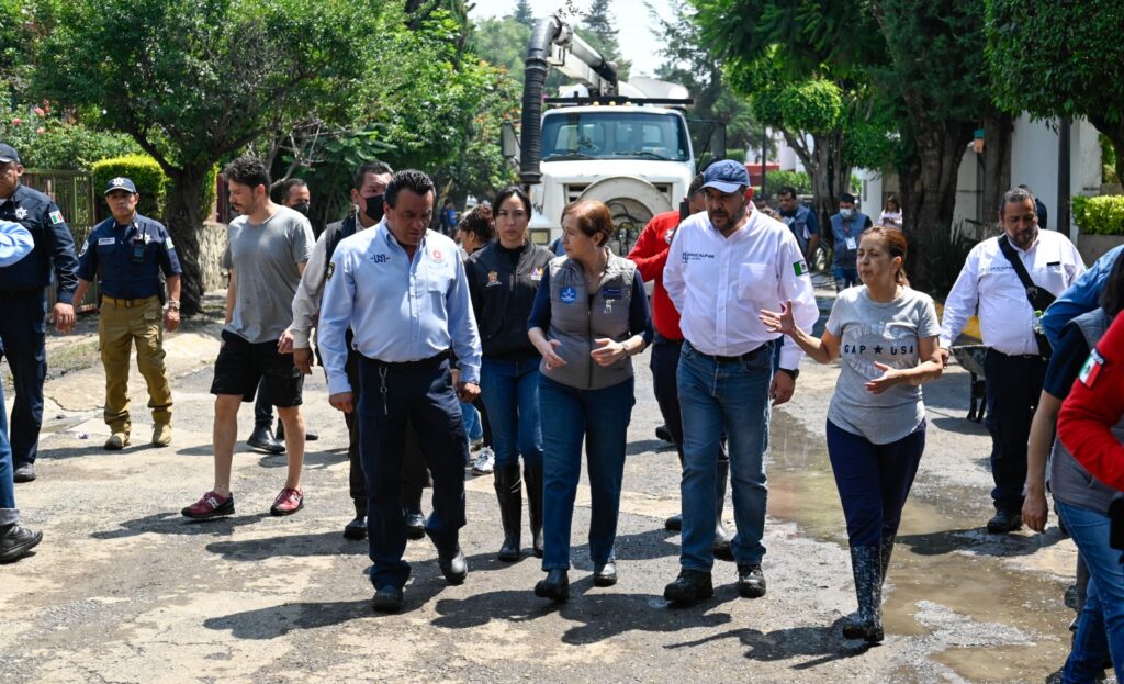 OAPAS, DIF, Servicios Públicos y demás direcciones de Naucalpan en labores de limpieza en zonas afectadas