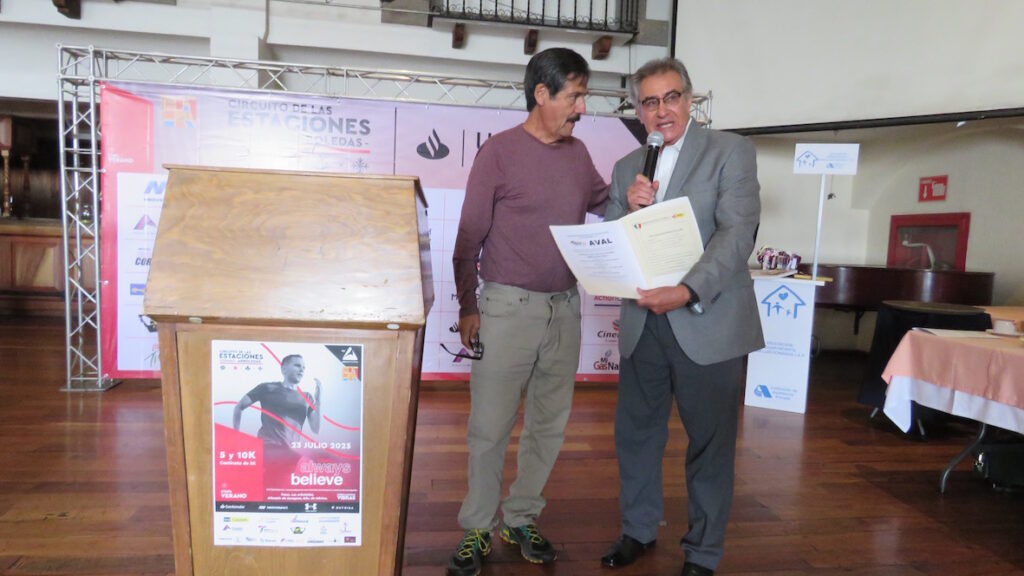 Certificado de la ruta presentado por Pedro Fletes y Toño Dávila