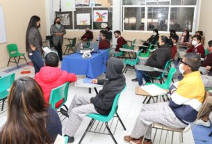 Jóvenes orientados sobre riesgos de delitos en Huixquilucan